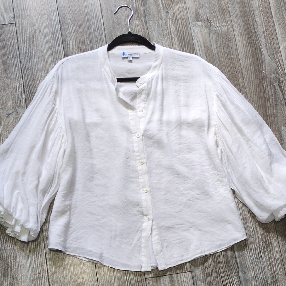 Fate White Women's Balloon Sleeve Button-up Blouse Small